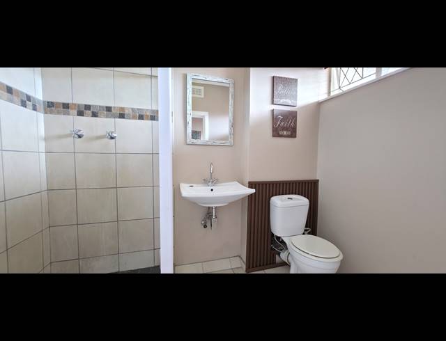 1 BEDROOM APARTMENT TO LET IN BULWER